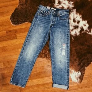 Levi’s high rise jeans wedgie fit size 25